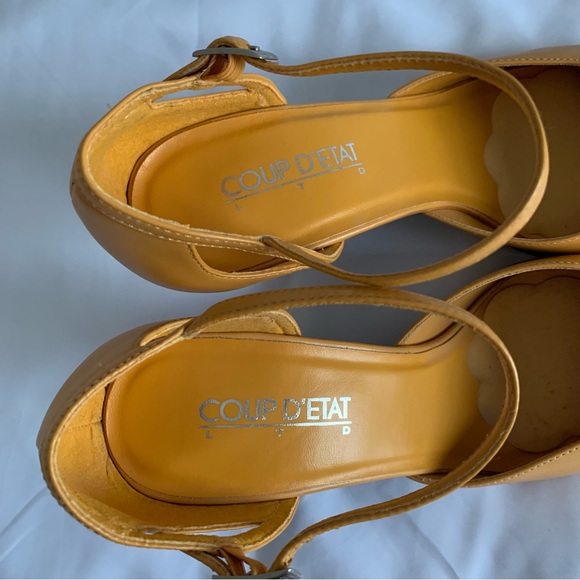 mustard yellow pointy toe heels - Picture 4 of 7